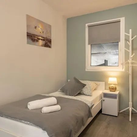 Csibeszke Vendeghaz Guest house *